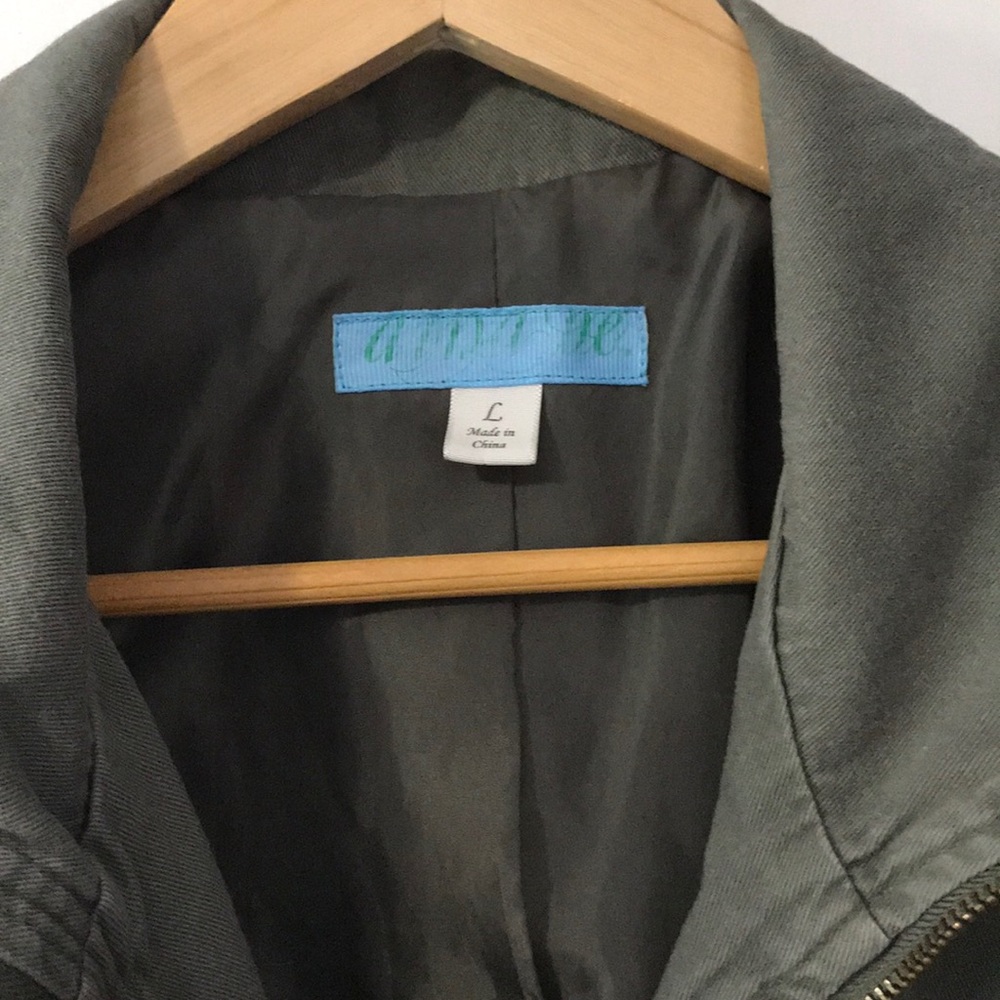 Versatile vest - Picture 2 of 5